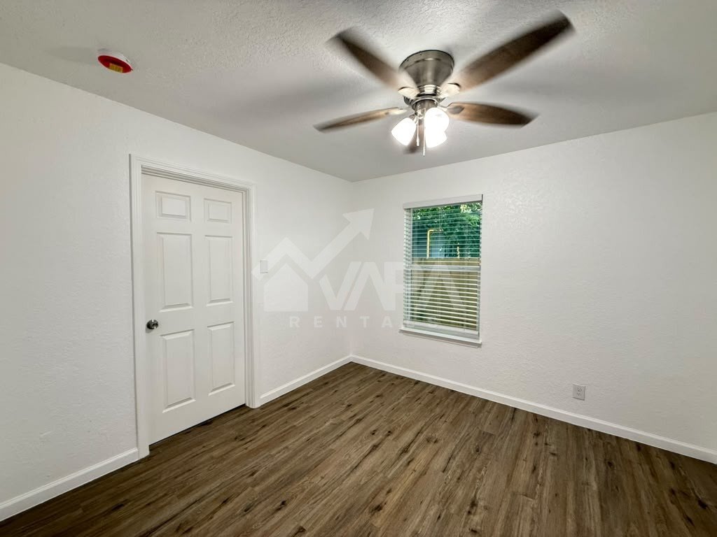 Building Photo - 1026 Flanders Ave