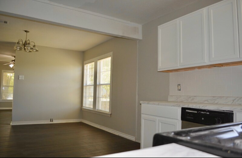 Building Photo - 2207 Howell Ave