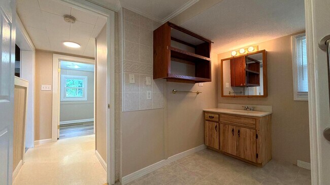 Building Photo - 540 Oakwood St