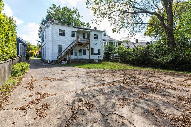 Building Photo - 51 Mentelle Park