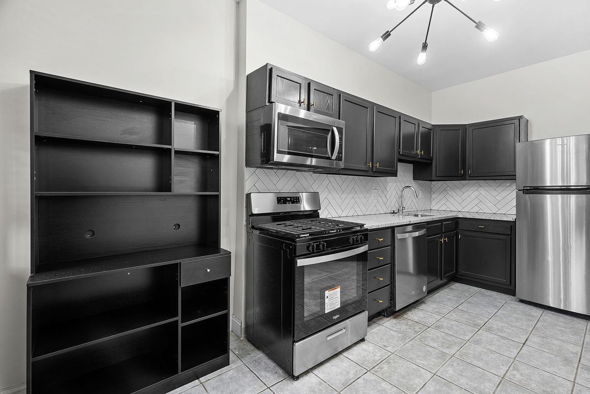 Building Photo - 2203 McCausland Ave