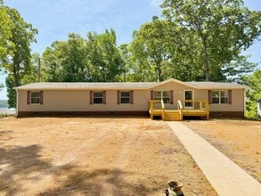 Building Photo - The Home You’ve Been Searching For!