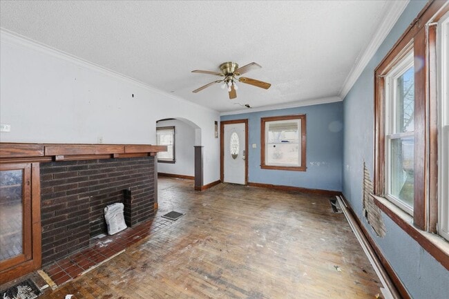 Building Photo - 559 Cortlandt Ave