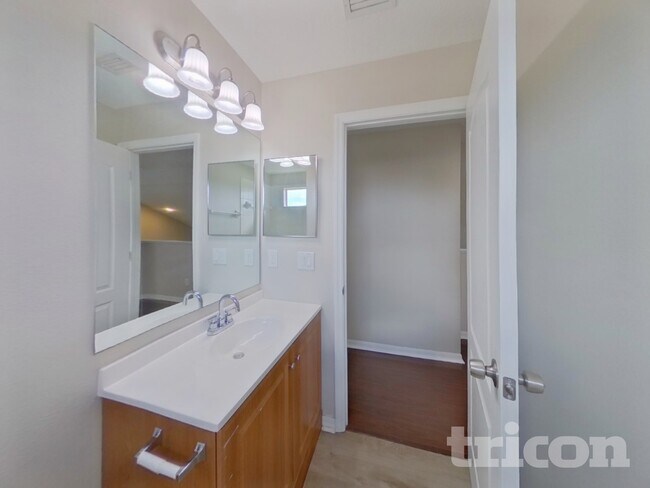 Building Photo - 9346 Black Thorn Loop