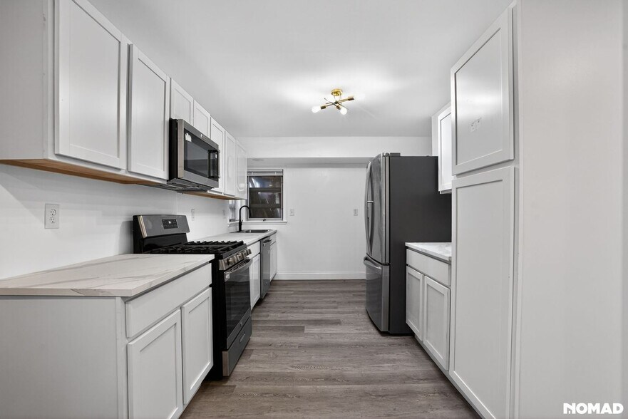 Building Photo - 6502 Parkway Ct