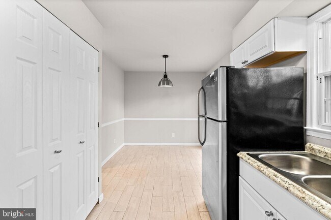 Building Photo - 314 Woodleaf Ct