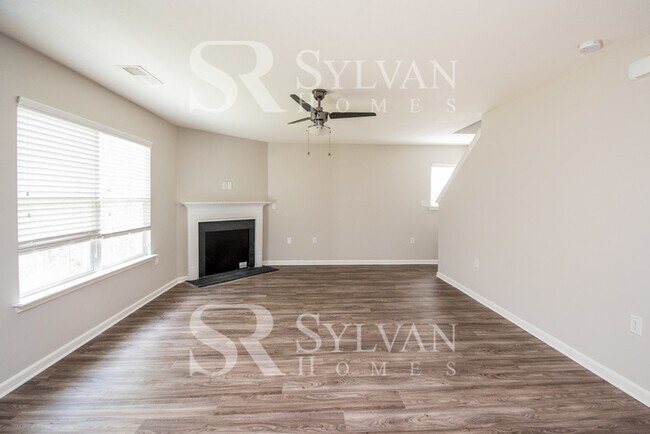 Building Photo - A must see 4-bedroom, 2.5 bath home in Oak Pointe.