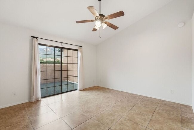 Building Photo - Bright & Peaceful Living in Oro Valley’s Gated Stoney Canyon