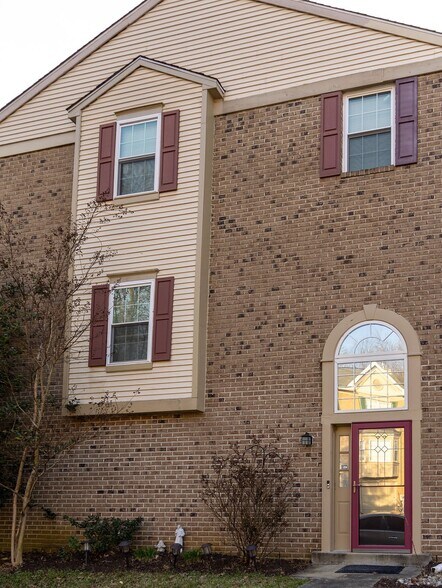 Building Photo - 16015 Elegant Ct