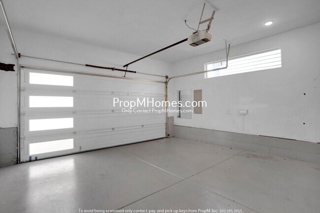 Building Photo - Modern Luxury in Cooper Mountain – 4BR, Bo...