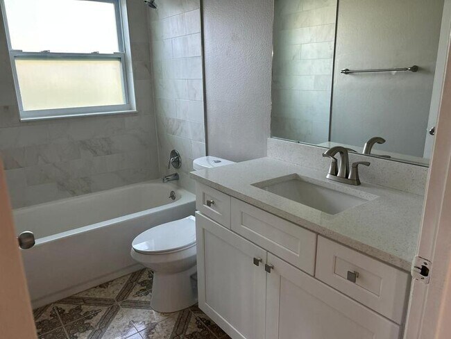 Building Photo - 912 Park Valley Cir