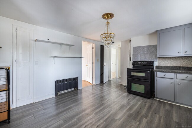 Building Photo - 436 Sedgewick Ave