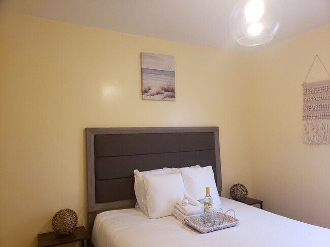 Building Photo - 59 Dartmouth Ave