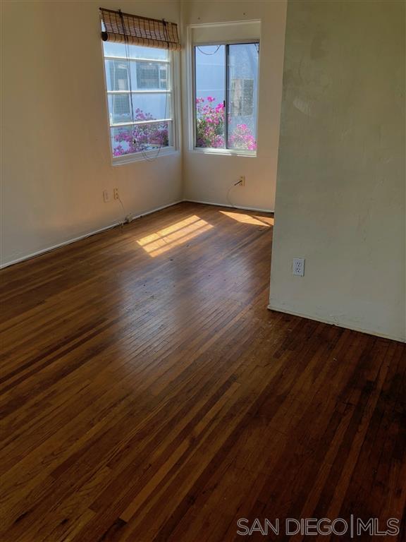 Building Photo - 831 Jamaica Ct