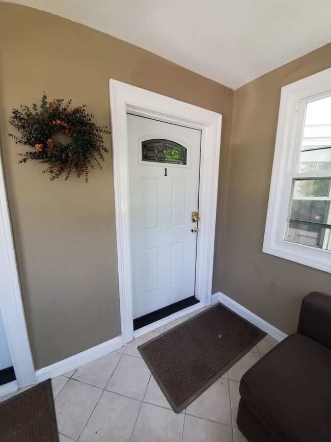 Building Photo - Great Deal in Allston! 5-Bed, 3-Bath