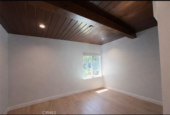 Building Photo - 940 Crestview Dr