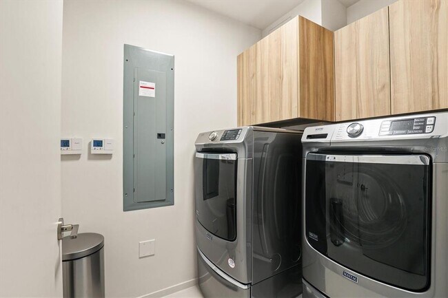 Building Photo - 1020 Sunset Point Rd