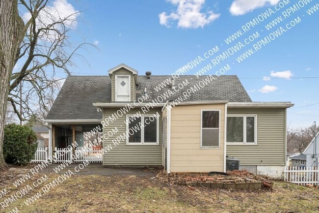 Building Photo - 1206 Amos Ave