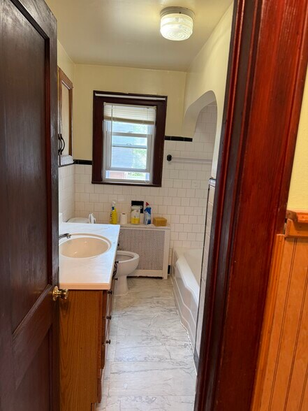 Building Photo - 26 Plainfield Ave