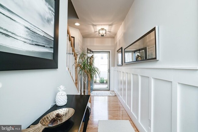 Building Photo - 111 Notions Ct