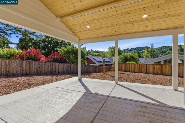 Building Photo - 3196 Rohrer Dr