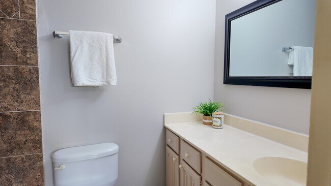 Building Photo - 8020 Braesmain Dr