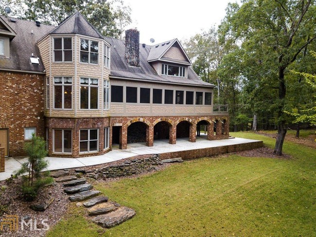 Building Photo - 1325 Mineral Springs Rd