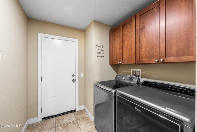 Building Photo - 44256 Dahlia St