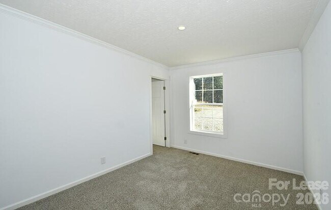 Building Photo - 5433 King Wilkinson Rd