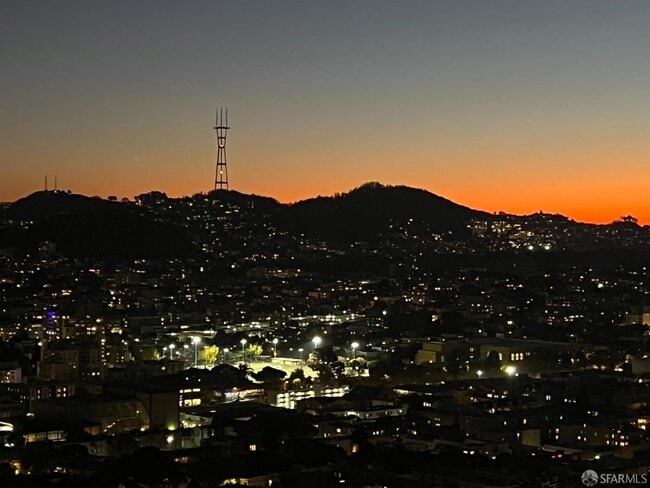 Building Photo - 2200 Sacramento St