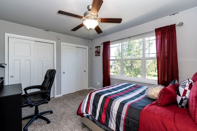 Building Photo - Professionally Managed Home in Convenient ...