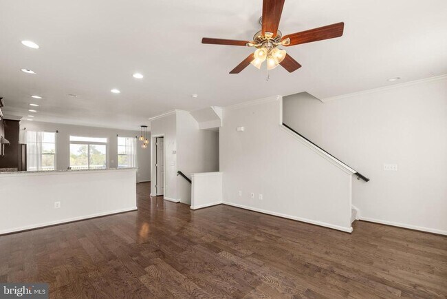 Building Photo - 111 Rotunda Dr