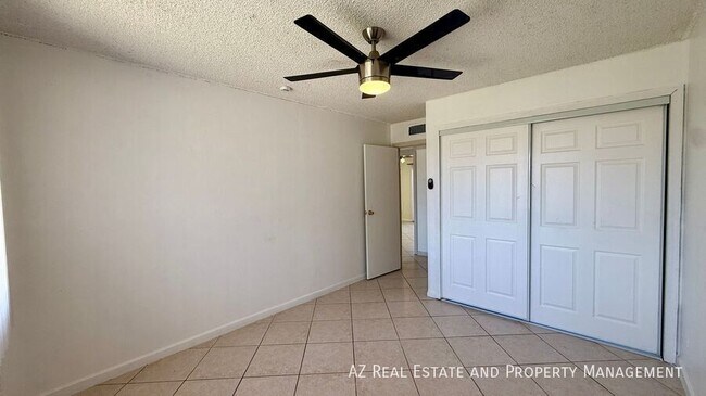 Building Photo - 4440 W Yucca St