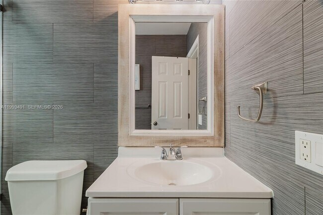 Building Photo - 11320 NW 35th Ct