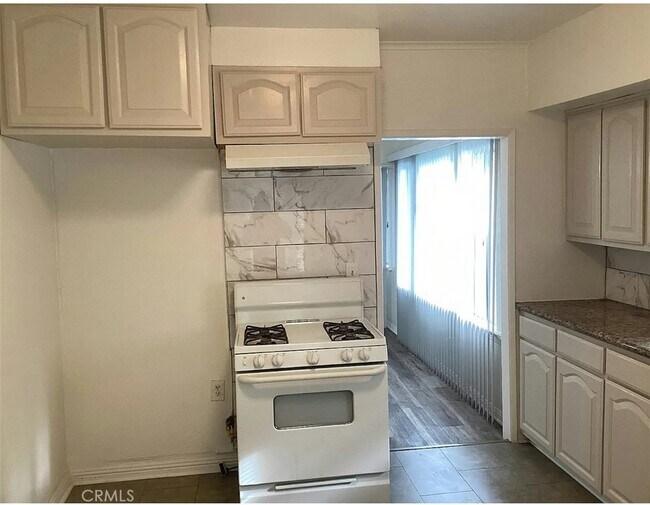 Building Photo - 1538 W 51st Pl