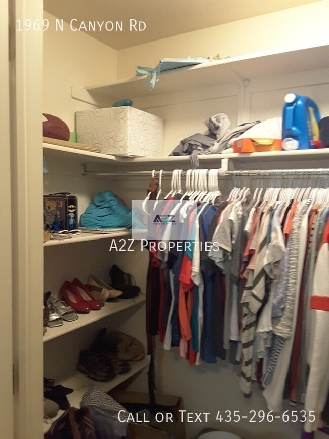 Building Photo - 1969 N Canyon Rd