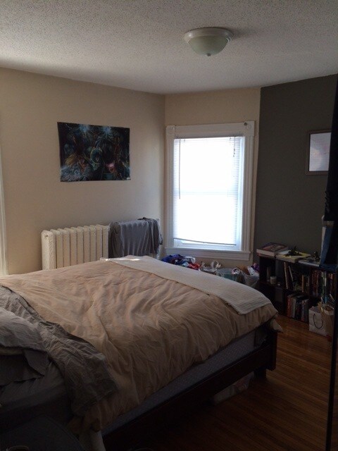 large main level bedroom - 1336 Hewitt Ave