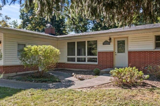 Building Photo - 36332 N Hawthorne Ln
