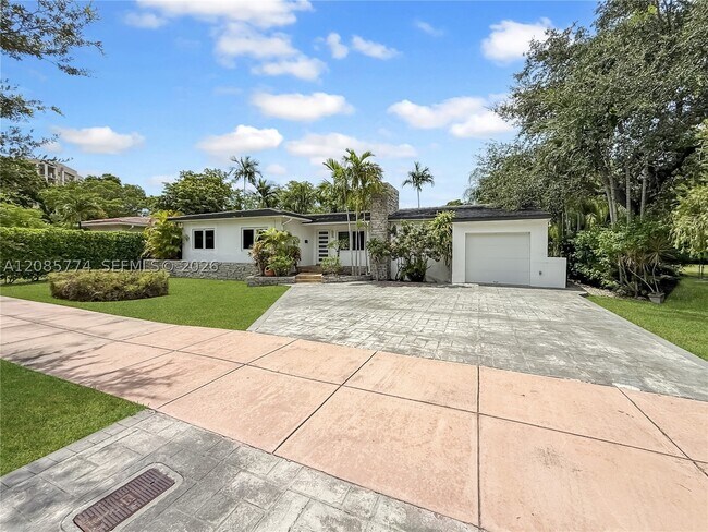 Building Photo - 3128 Coconut Grove Dr