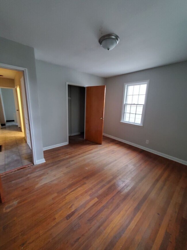 Building Photo - 1636 St Elmo Ave NE