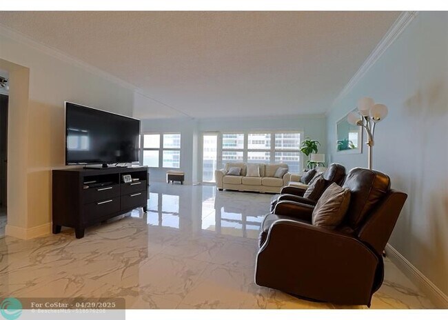 Building Photo - 3500 Galt Ocean Dr