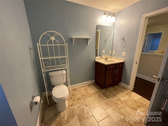 Building Photo - 12728 Cumberland Cove Dr