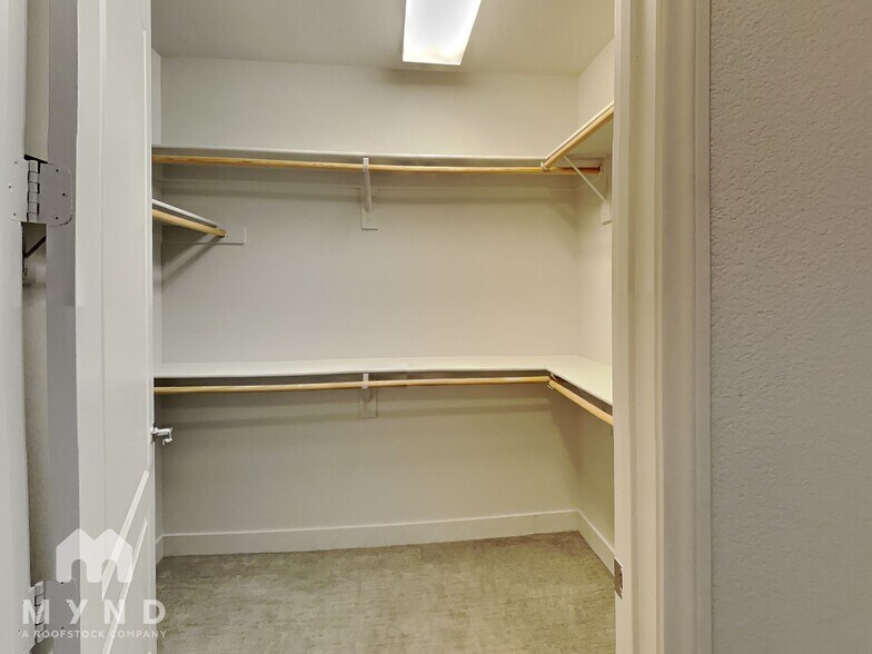 Building Photo - 68 E Serene Ave