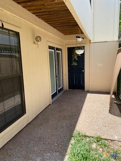 Building Photo - 6718 Silvermine Dr