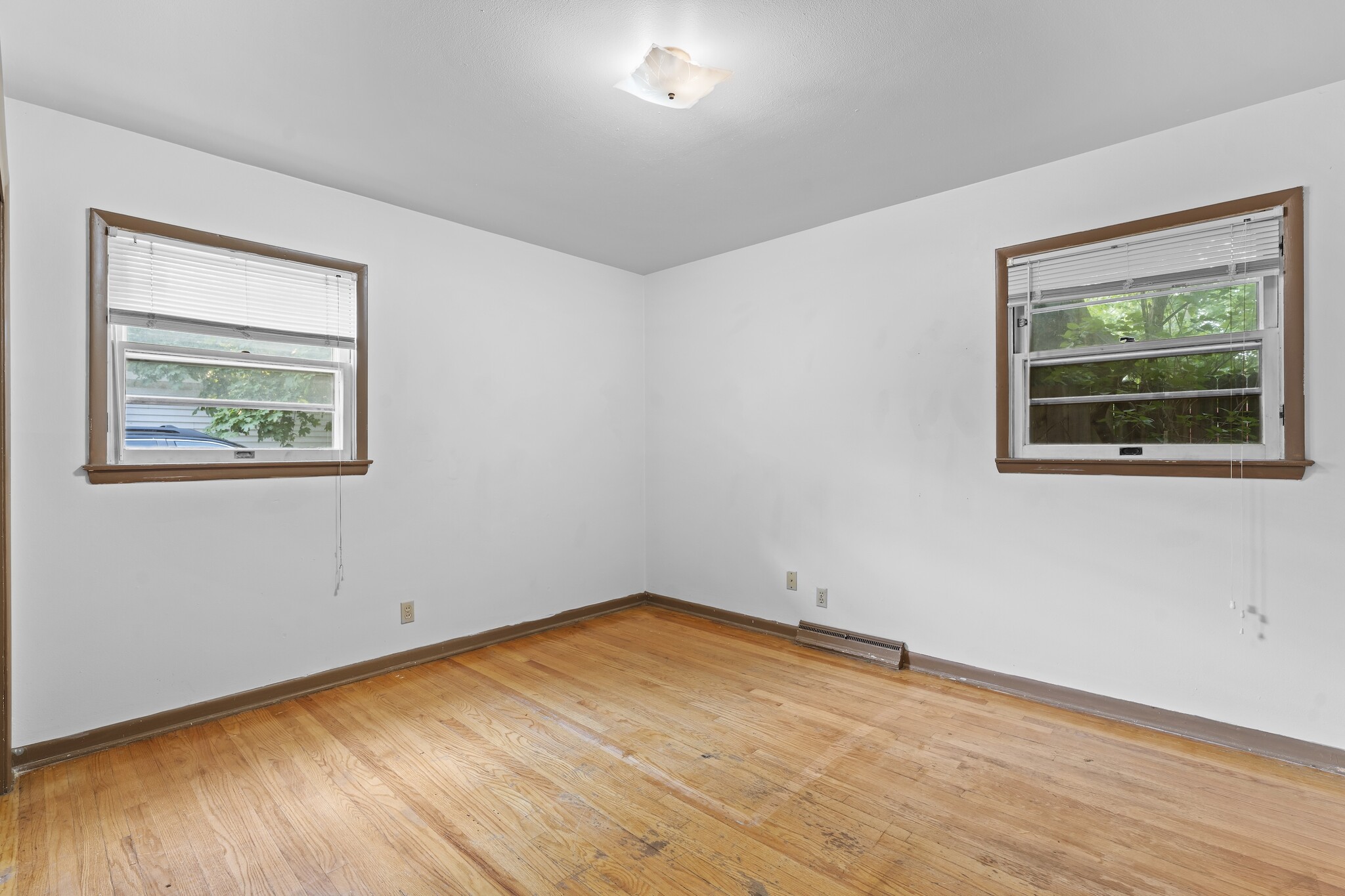 Building Photo - 3216 N Downer Ave