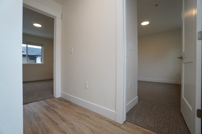 Building Photo - 4618 N Iota Ln