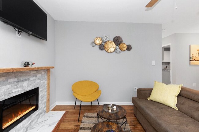 Building Photo - Smith St