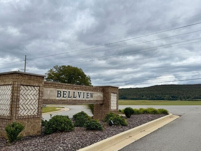 Building Photo - Extra Square footage, Mountain Views