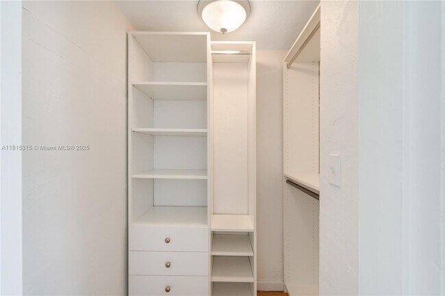 Building Photo - 8650 SW 67th Ave