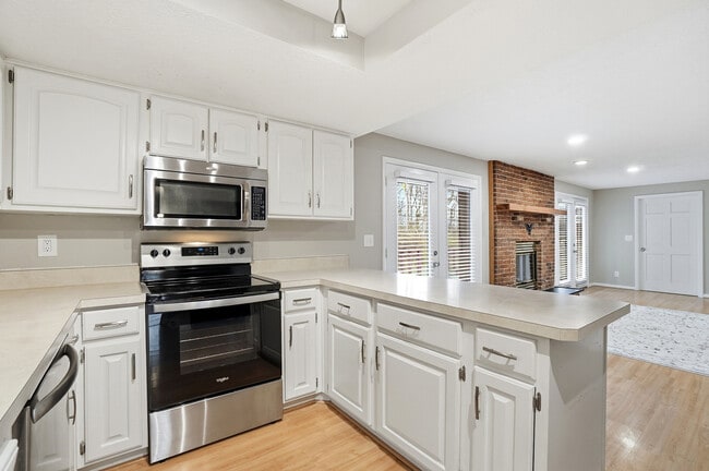 Building Photo - 2481 E Rahn Rd